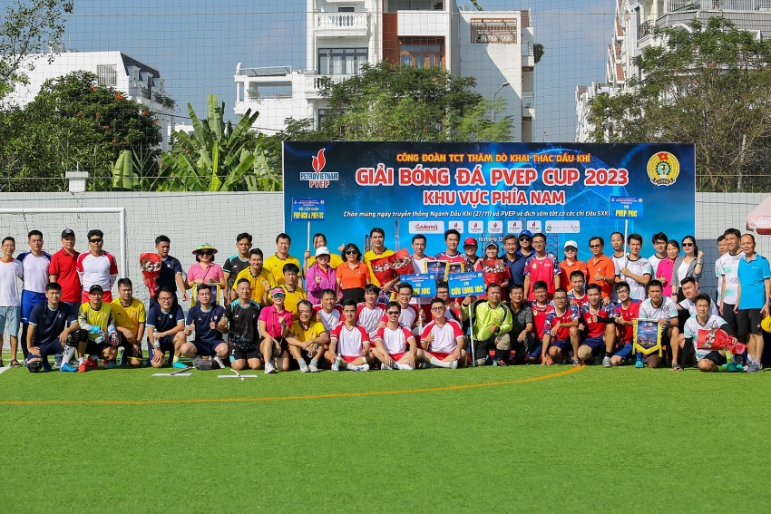 5. Ảnh tập thể 5. Ảnh tập thể