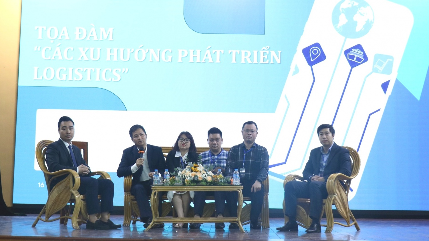 Tìm giải pháp để phát triển ngành logistics