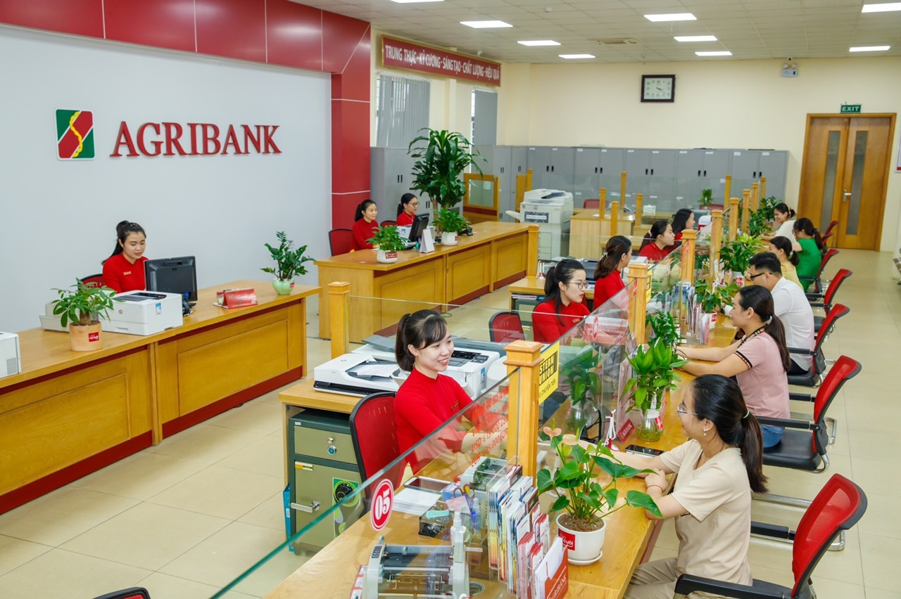Tin ngân hàng ngày 4/1: Không còn cơ chế xin - cho room tín dụng