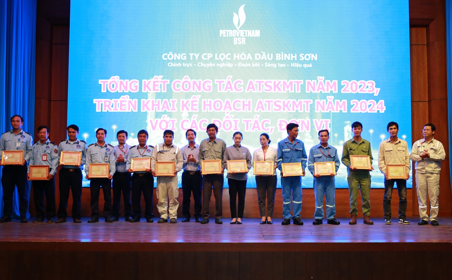 BSR tổ chức Tổng kết công tác ATSKMT NMLD Dung Quất cùng các đối tác, nhà thầu