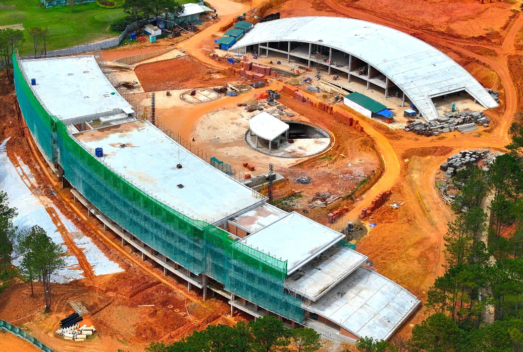 Tin bất động sản ngày 11/1: Nhiều sai phạm tại Dự án Tòa nhà CLB Golf ở Đồi Cù