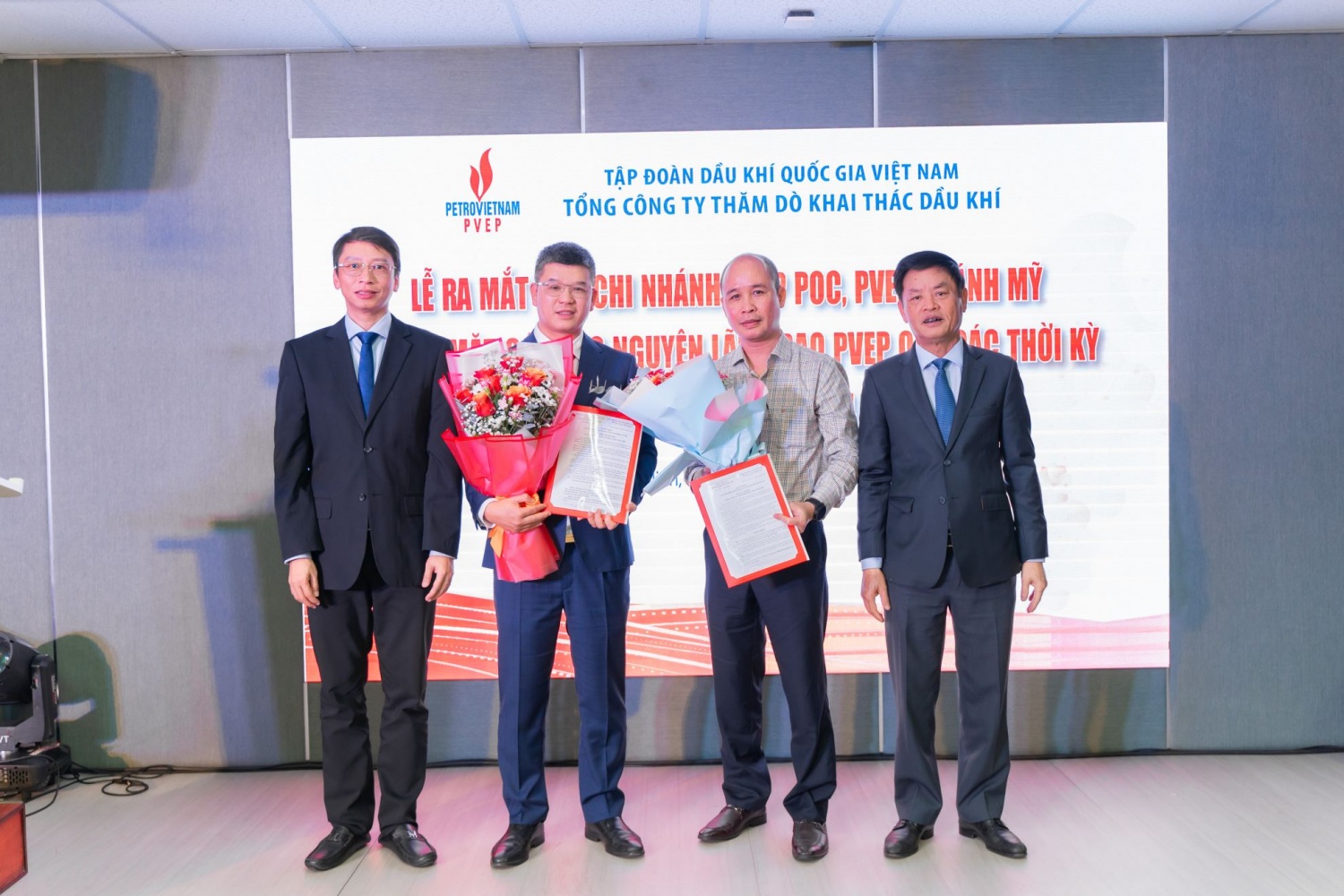PVEP ra mắt Chi nhánh và gặp mặt nguyên lãnh đạo PVEP qua các thời kỳ khu vực phía Nam