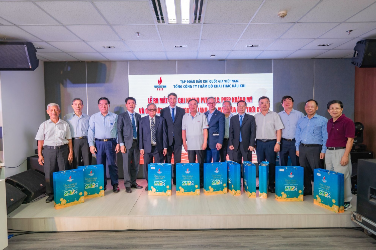 PVEP ra mắt Chi nhánh và gặp mặt nguyên lãnh đạo PVEP qua các thời kỳ khu vực phía Nam