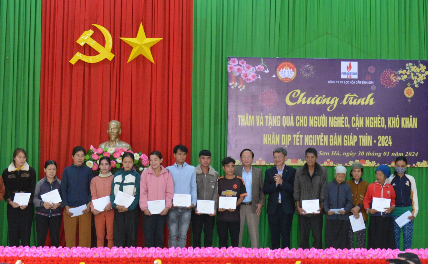 BSR tổ chức nhiều chương trình Tết vì người nghèo cho người dân có hoàn cảnh khó khăn trên cả nước