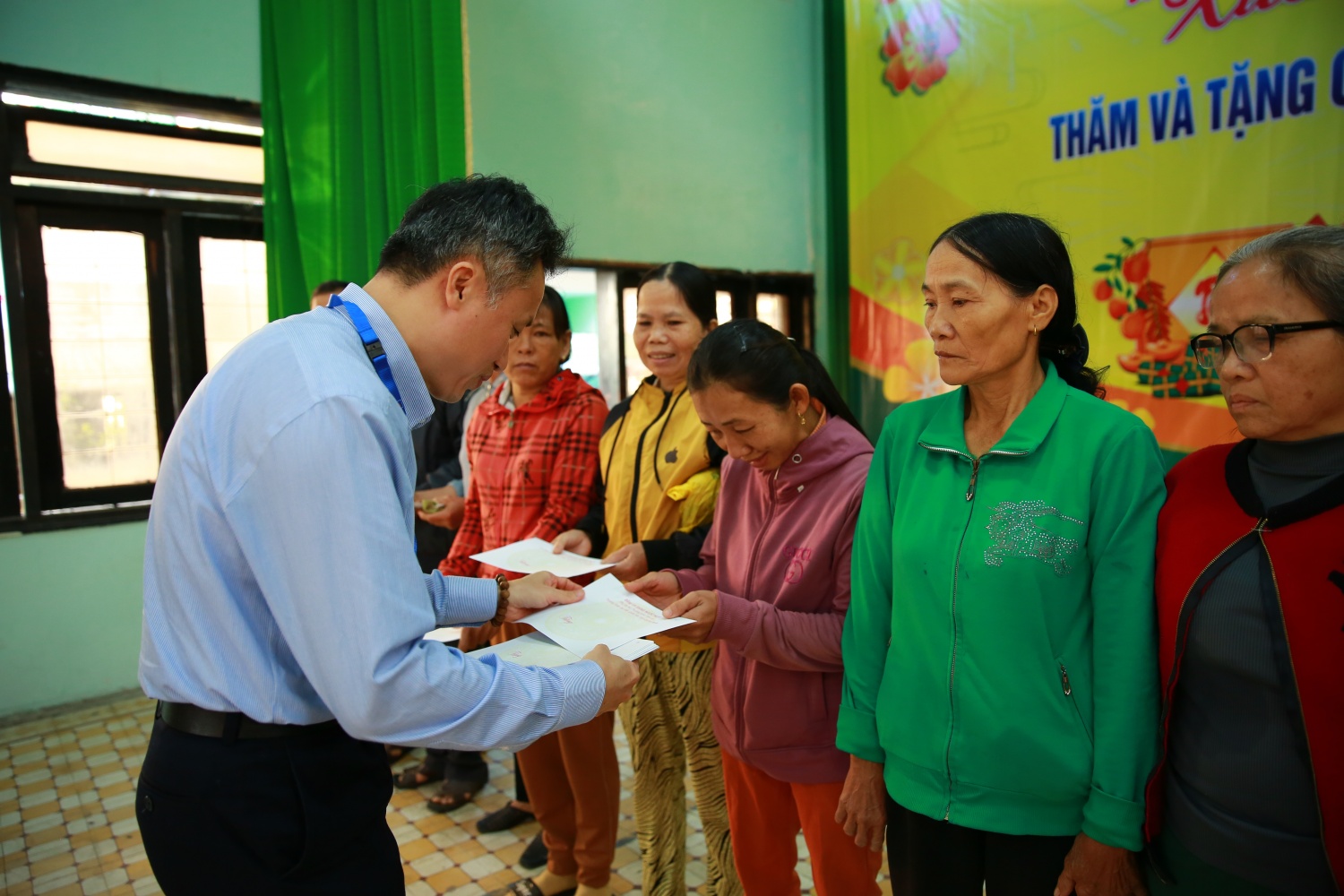 BSR tổ chức nhiều chương trình Tết vì người nghèo cho người dân có hoàn cảnh khó khăn trên cả nước