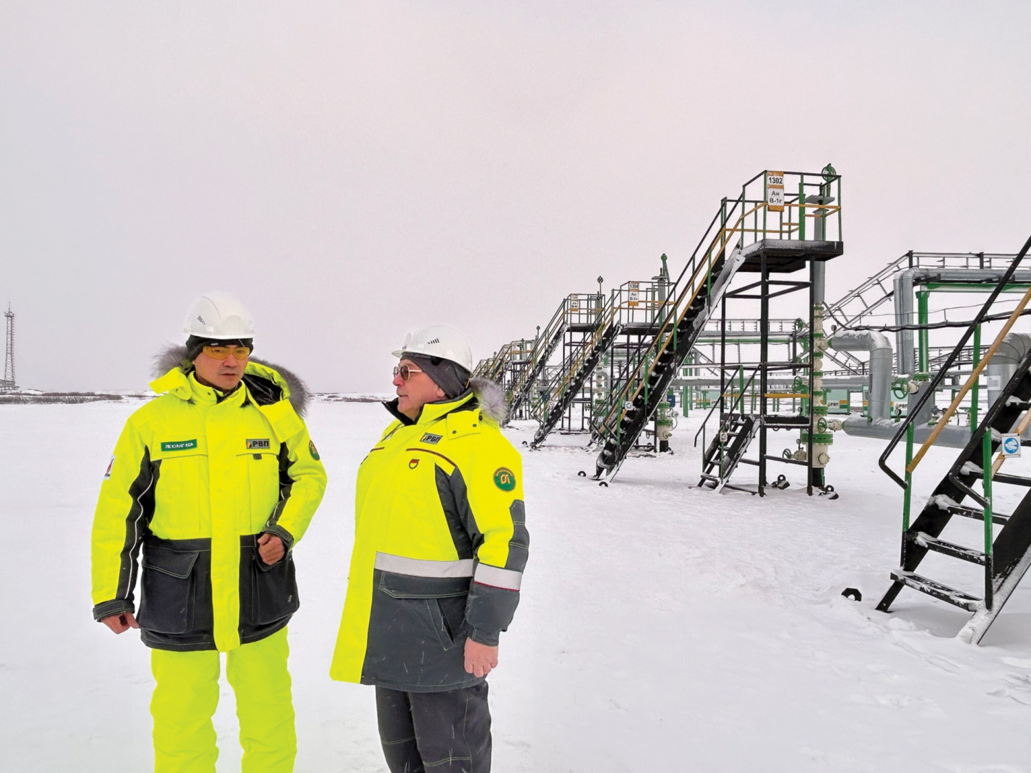 Cờ ta bay giữa Cực Bắc địa cầu