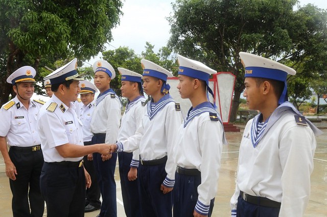 ‘Mắt thần’ giữ biển ngày Xuân