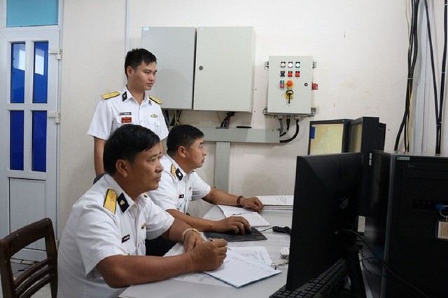 ‘Mắt thần’ giữ biển ngày Xuân
