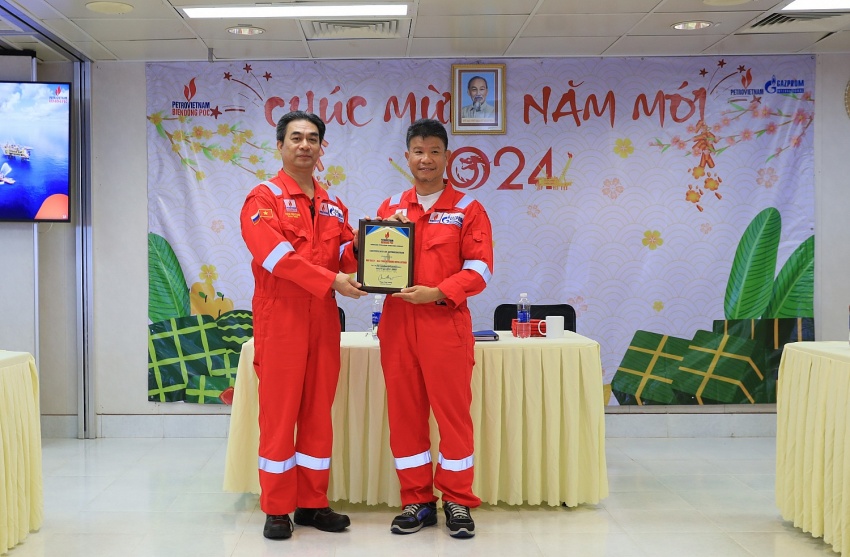 Xuân mới trên Hải Thạch - Mộc Tinh