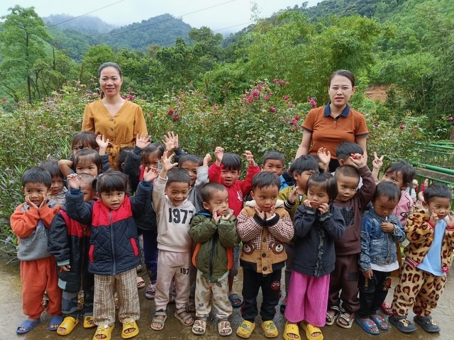 Giếng nước thiện tâm giữa vùng cát trắng gió Lào