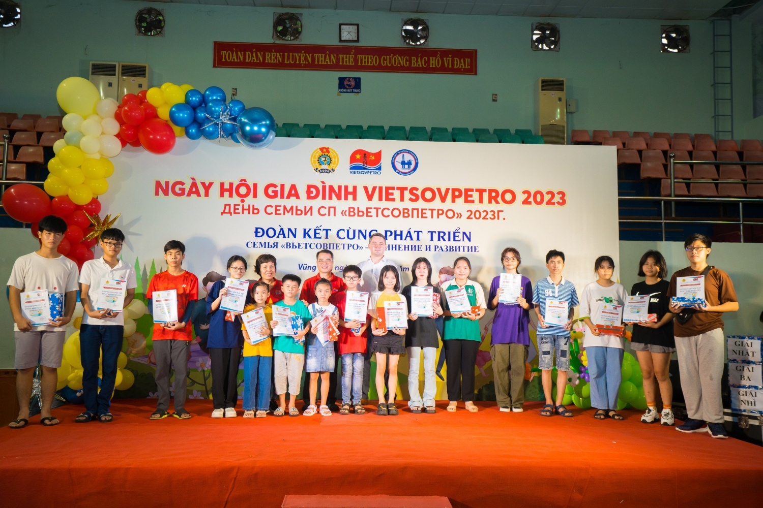 Các hoạt động văn hóa gắn kết người lao động Vietsovpetro