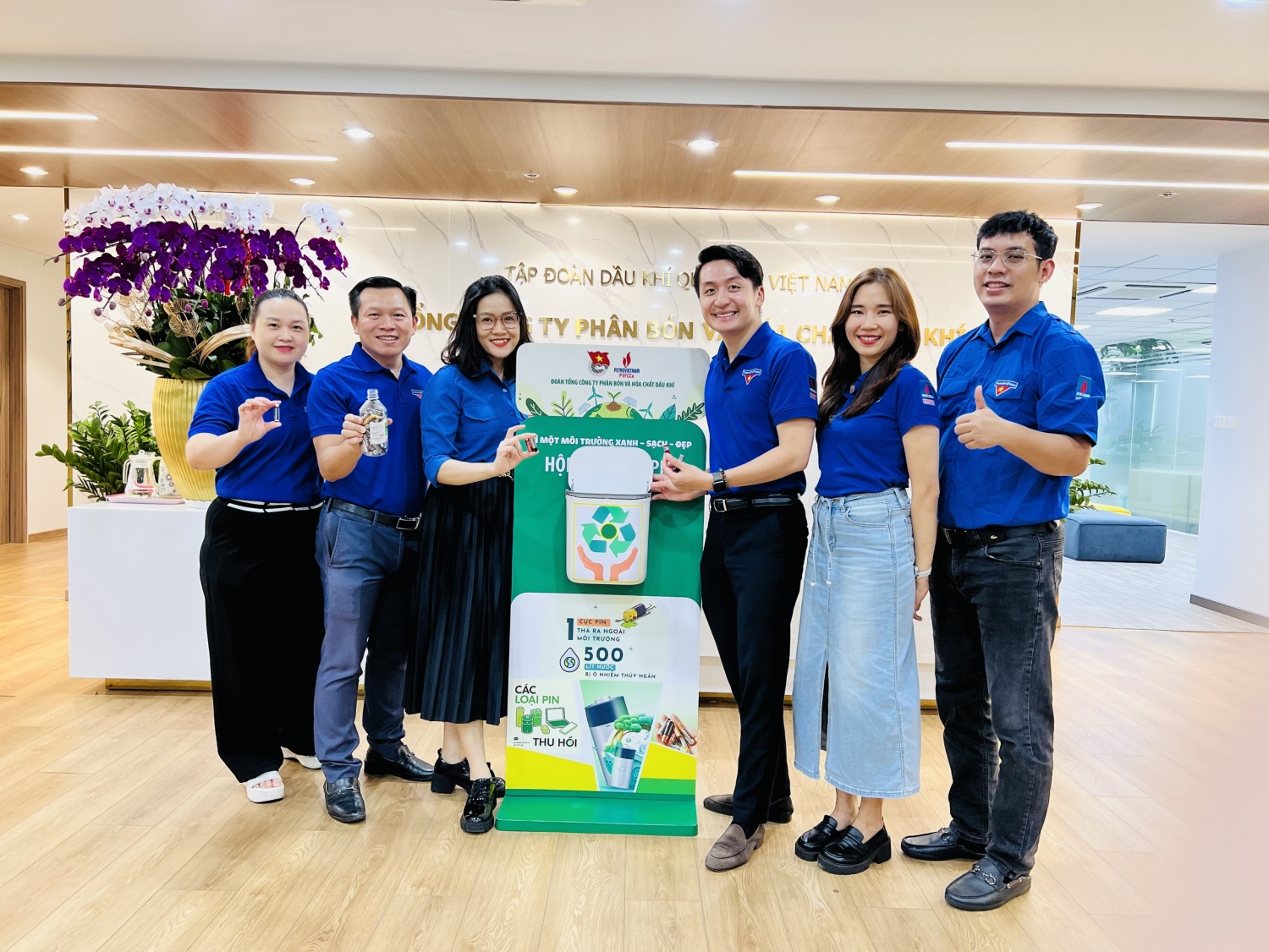 Thu gom pin tại nơi làm việc góp phần bảo vệ môi trường