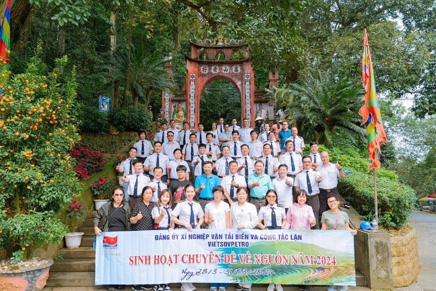 Xí nghiệp Vận tải biển Vietsovpetro thực hiện an sinh xã hội tại Lào Cai Xí nghiệp Vận tải biển Vietsovpetro tổ chức về nguồn và an sinh xã hội tại Lào Cai