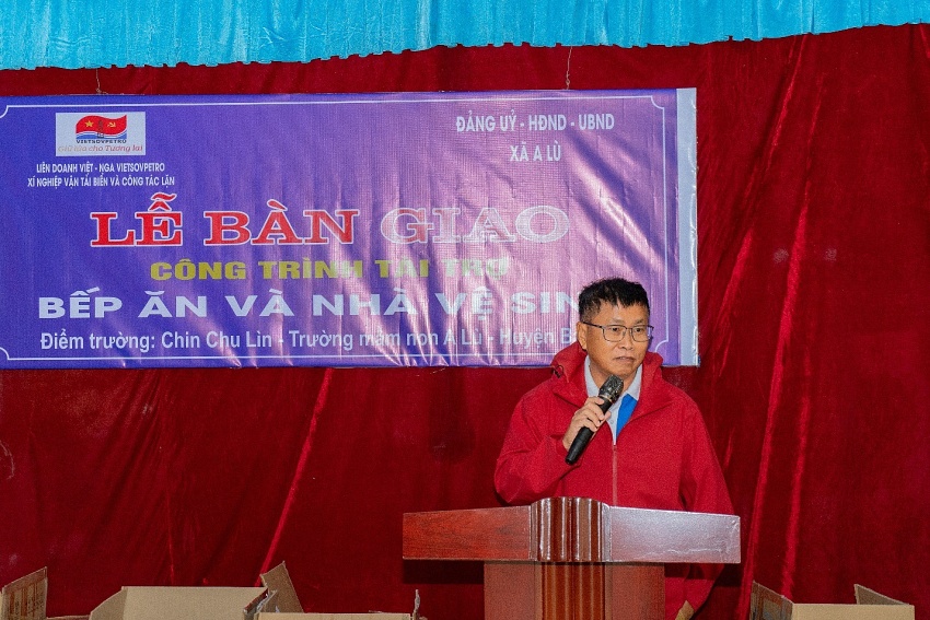 Xí nghiệp Vận tải biển Vietsovpetro thực hiện an sinh xã hội tại Lào Cai Xí nghiệp Vận tải biển Vietsovpetro tổ chức về nguồn và an sinh xã hội tại Lào Cai