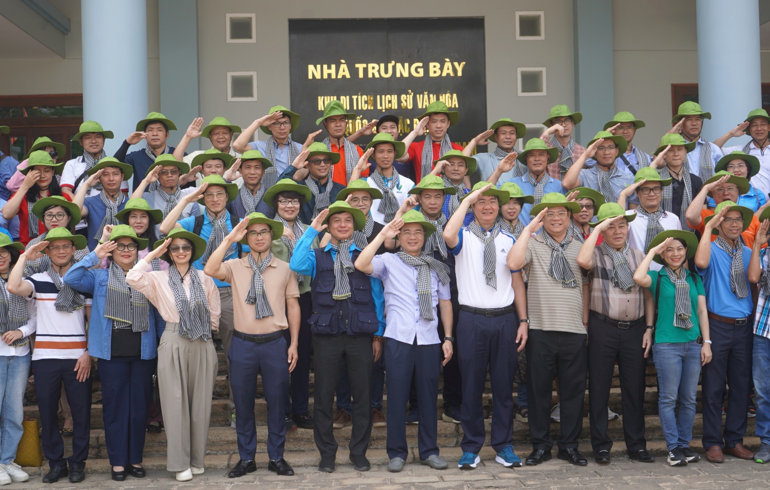 Công đoàn Dầu khí Việt Nam về nguồn tại tỉnh Tây Ninh Công đoàn Dầu khí Việt Nam về nguồn tại tỉnh Tây Ninh