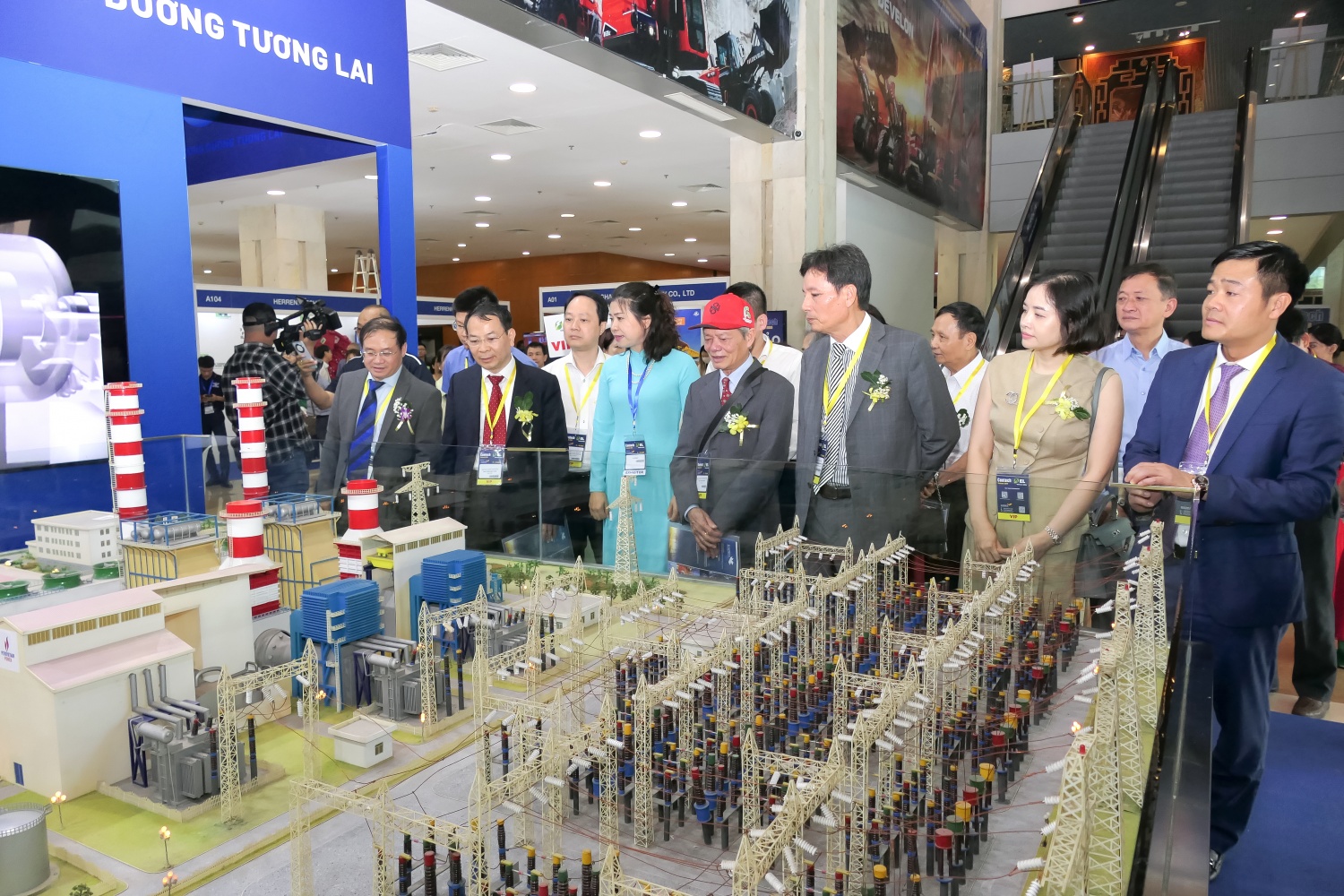 Khai mạc triển lãm Contech Vietnam 2024 và EL Vietnam 2024