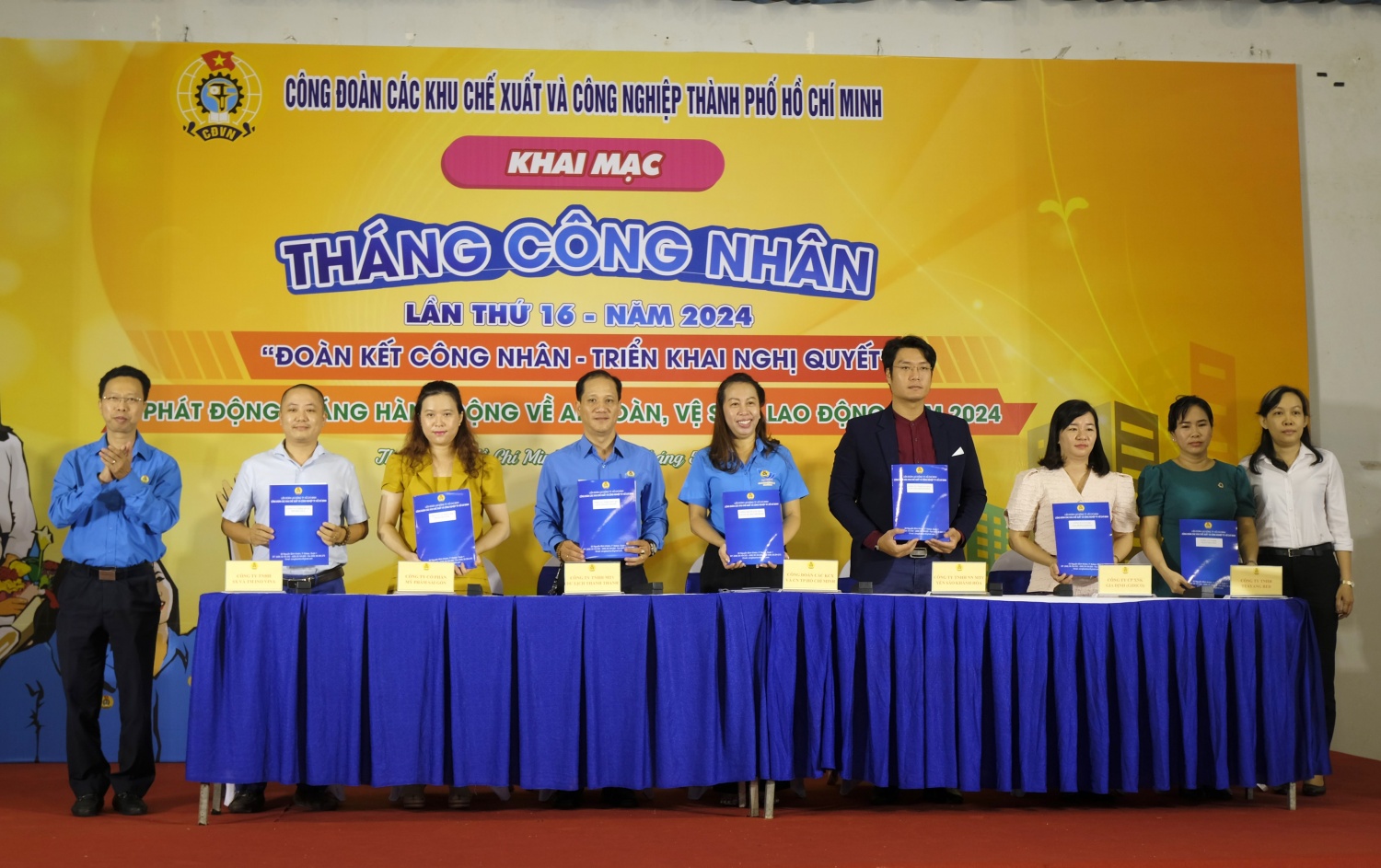 Hơn 2 tỷ đồng chăm lo cho đoàn viên, người lao động trong ngày khai mạc Tháng công nhân Hơn 2 tỷ đồng chăm lo cho người lao động trong ngày khai mạc Tháng Công nhân