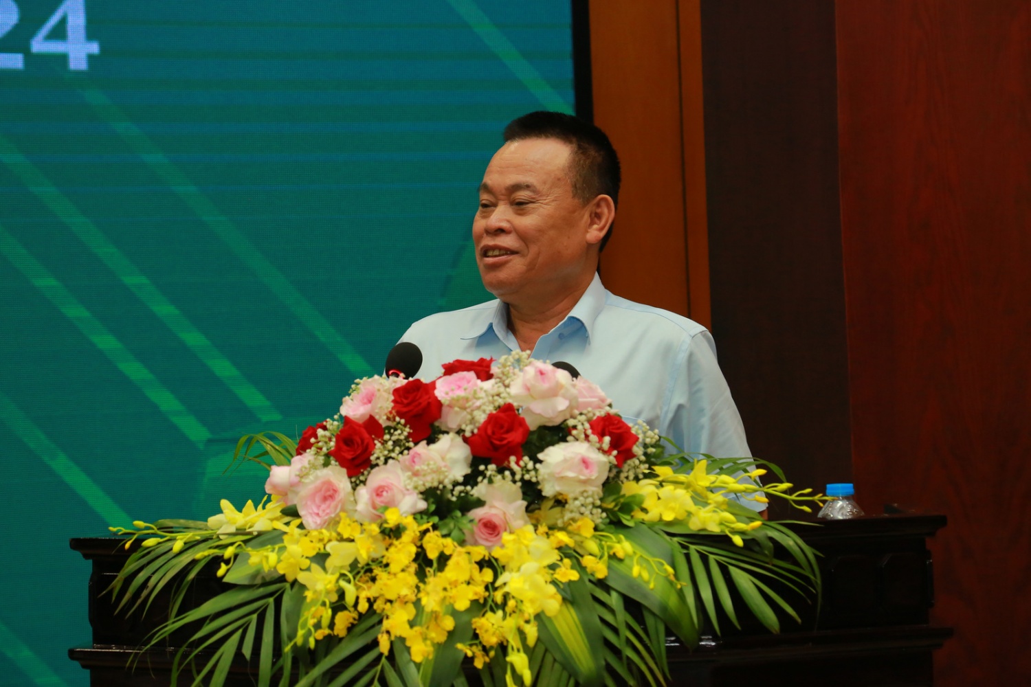 Doanh nghiệp Việt vượt khó