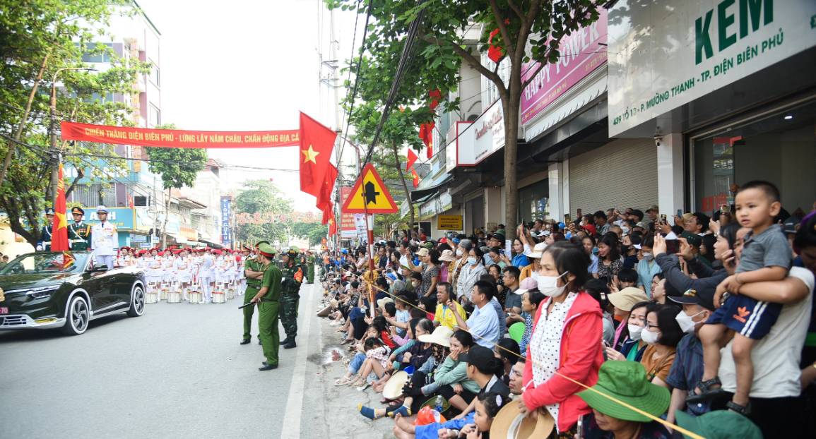 Thành phố Điện Biên Phủ rực rỡ cờ hoa, sẵn sàng cho lễ kỷ niệm chiến thắng lịch sử