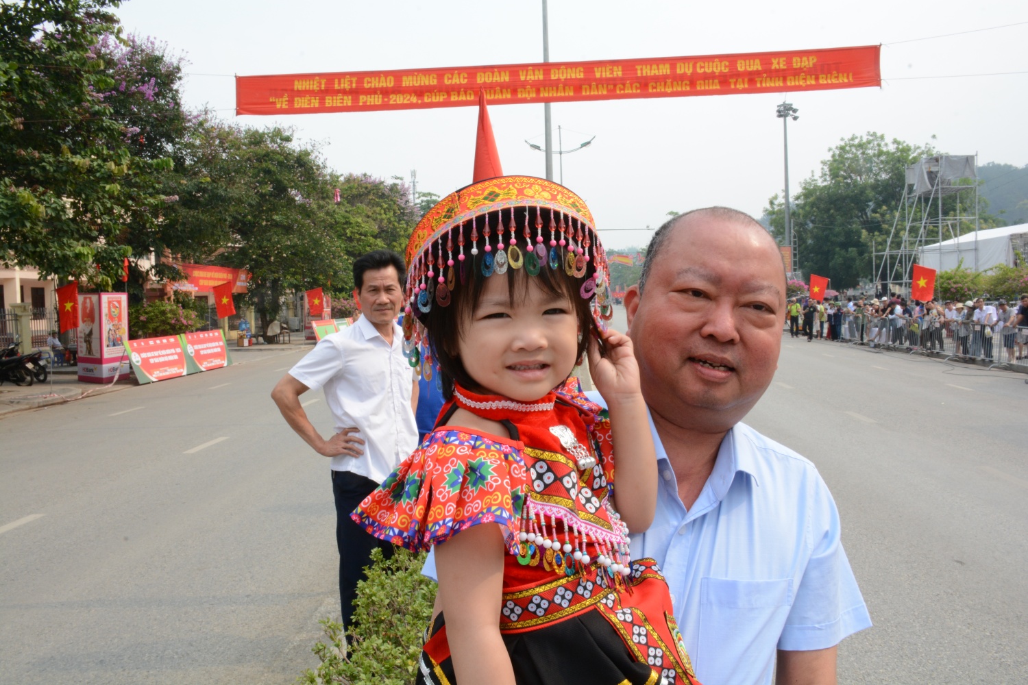 Thành phố Điện Biên Phủ rực rỡ cờ hoa, sẵn sàng cho lễ kỷ niệm chiến thắng lịch sử