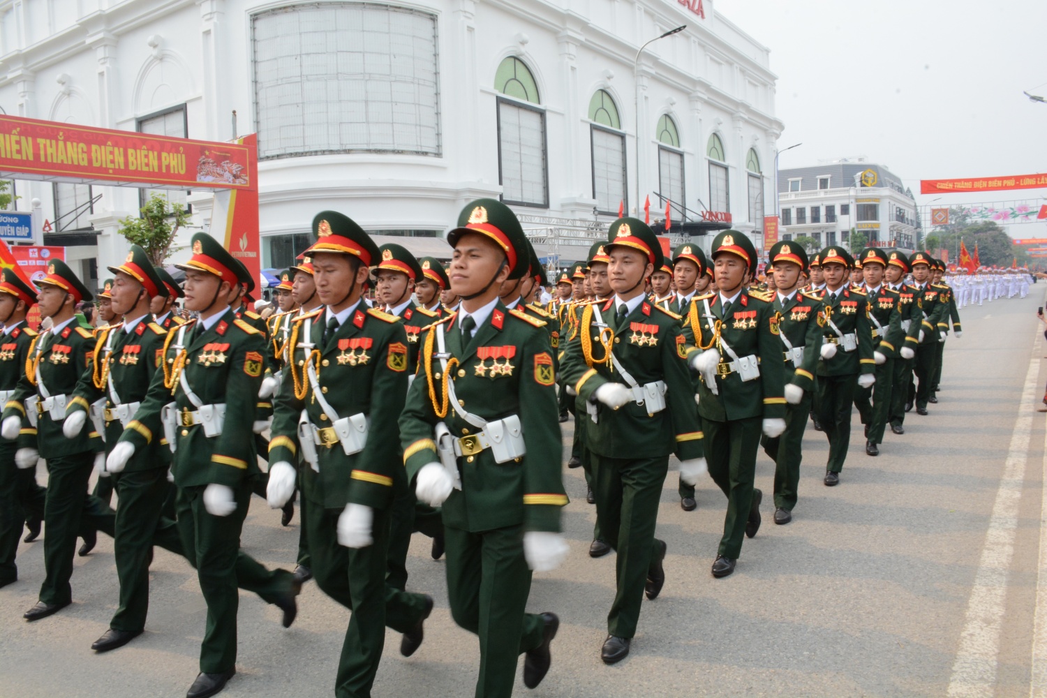 Thành phố Điện Biên Phủ rực rỡ cờ hoa, sẵn sàng cho lễ kỷ niệm chiến thắng lịch sử