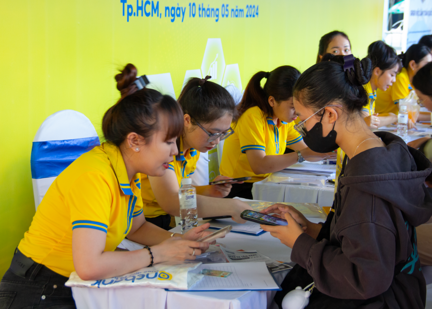 TP HCM: Hơn 10.000 vị trí việc làm cho sinh viên, người lao động TP HCM: Hơn 10.000 vị trí việc làm cho sinh viên, người lao động