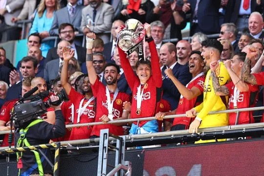 Arsenal bị chê trách vì 