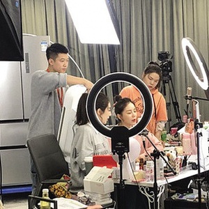 Tin tức kinh tế ngày 1/6: Livestream bán hàng sẽ phải nộp thuế