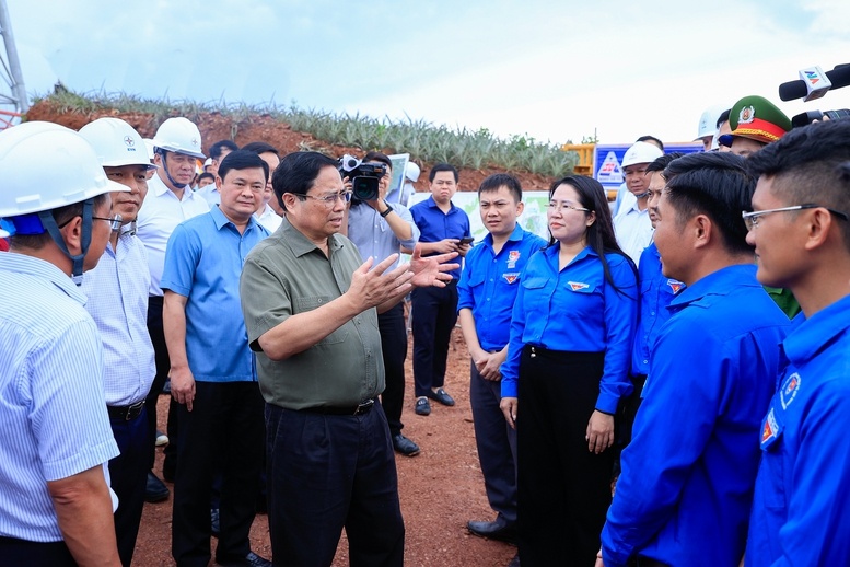 “Nước rút”, “thần tốc”, quyết tâm đưa đường dây 500kV mạch 3 sớm về đích
