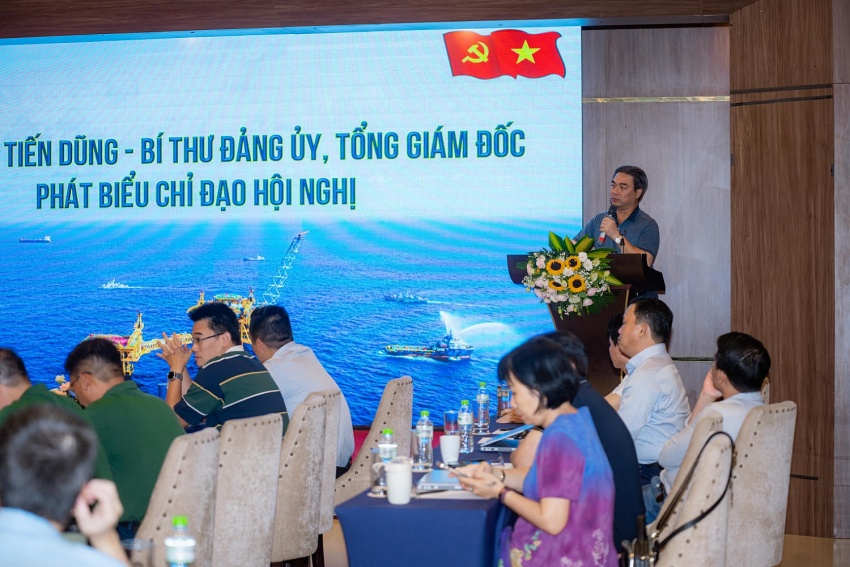 Đồng chí Phạm Tiến Dũng – Bí thư Đảng ủy, Tổng Giám đốc Công ty phát biểu khai mạc Đồng chí Phạm Tiến Dũng – Bí thư Đảng ủy, Tổng Giám đốc Công ty phát biểu khai mạc