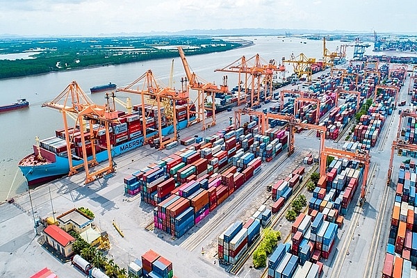Giải pháp nào để giảm tác động của giá cước vận tải biển?