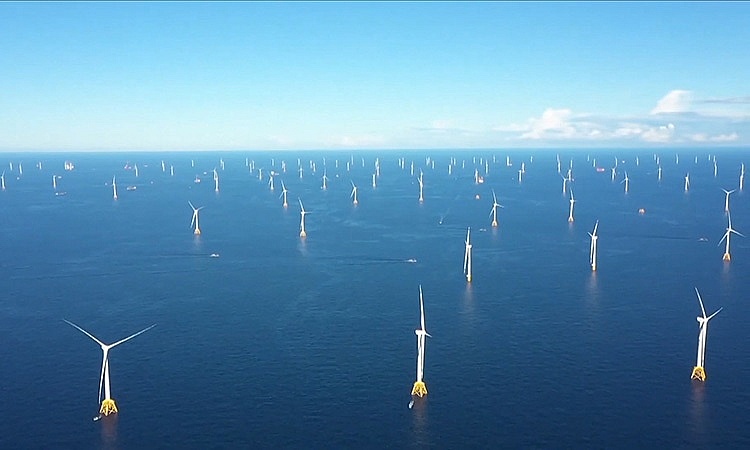 Trang trại điện gió ngoài khơi lớn nhất Trung Quốc - Ảnh: CCTV