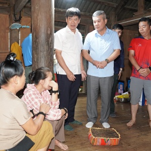 [PetroTimesTV] Đoàn công tác Petrovietnam thăm hỏi, hỗ trợ người dân Sơn La và Điện Biên khắc phục hậu quả mưa lũ.