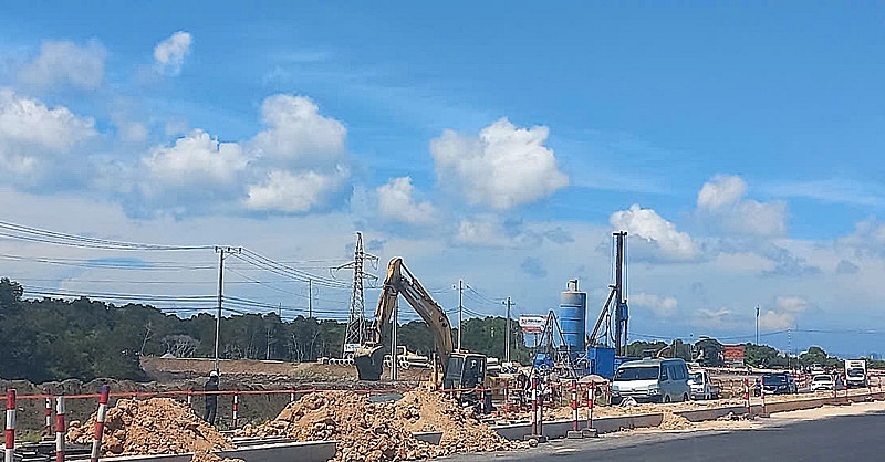 Bà Rịa – Vũng Tàu: Phát động thi đua chào mừng Đại hội Đảng bộ các cấp Bà Rịa - Vũng Tàu: Phát động thi đua chào mừng Đại hội Đảng bộ các cấp