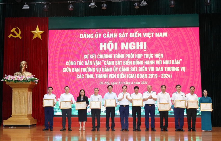 Sơ kết chương trình phối hợp thực hiện công tác dân vận “Cảnh sát biển đồng hành với ngư dân”