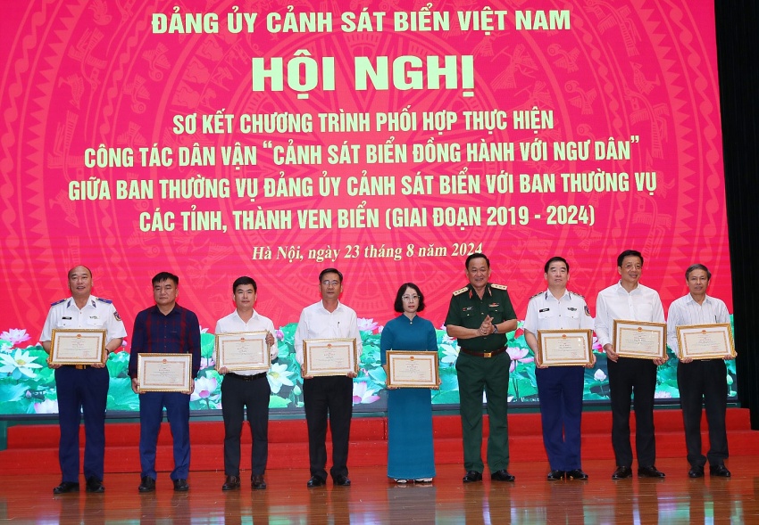 Sơ kết chương trình phối hợp thực hiện công tác dân vận “Cảnh sát biển đồng hành với ngư dân”