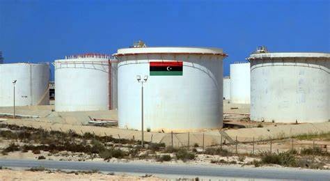 Cuộc chiến ngân hàng ở Libya làm xáo trộn thị trường dầu mỏ thế giới