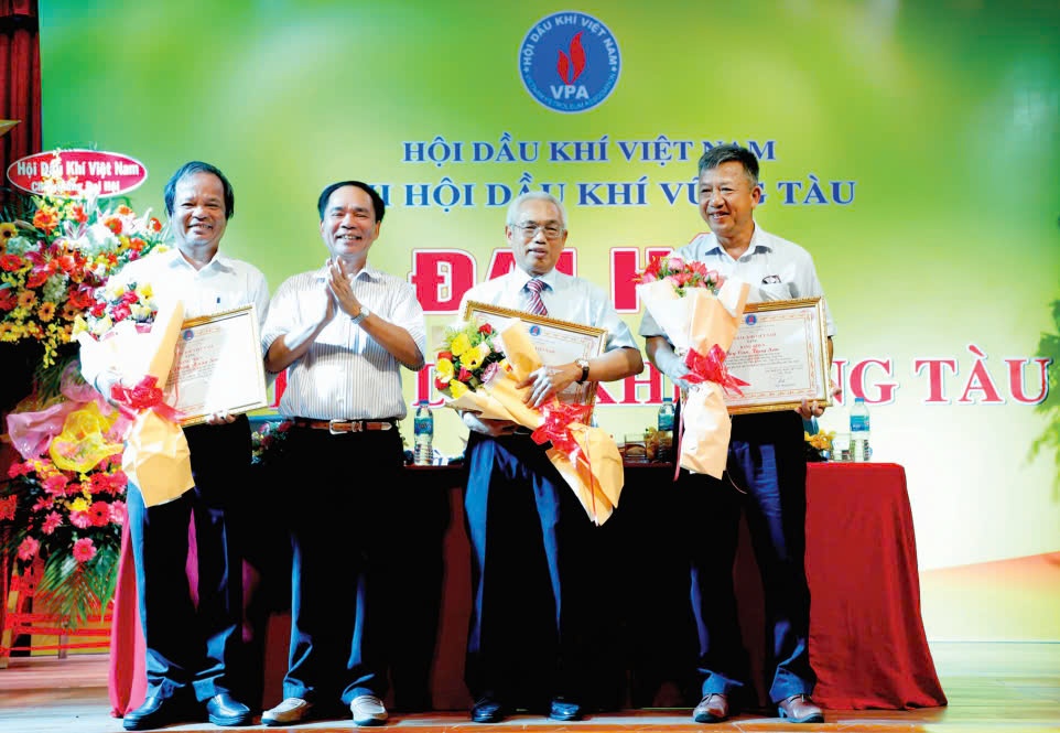 “Những người đi tìm lửa” ở thủ phủ Dầu khí “Những người đi tìm lửa” ở thủ phủ Dầu khí