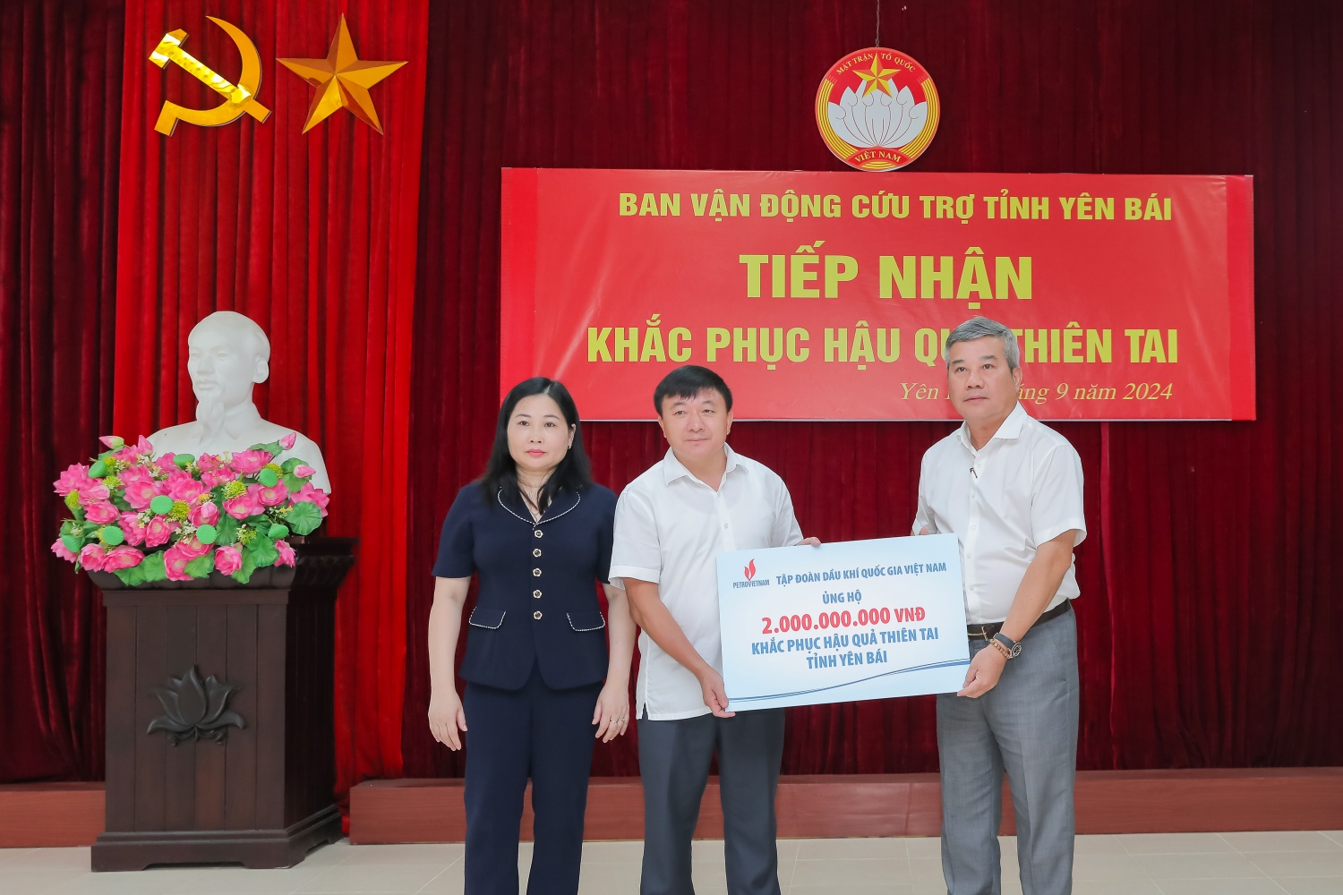 Petrovietnam thăm, động viên và trao hỗ trợ cho người dân chịu thiệt hại do thiên tai tại tỉnh Yên Bái Petrovietnam thăm, động viên và trao hỗ trợ cho các hộ dân chịu thiệt hại do thiên tai tại tỉnh Yên Bái