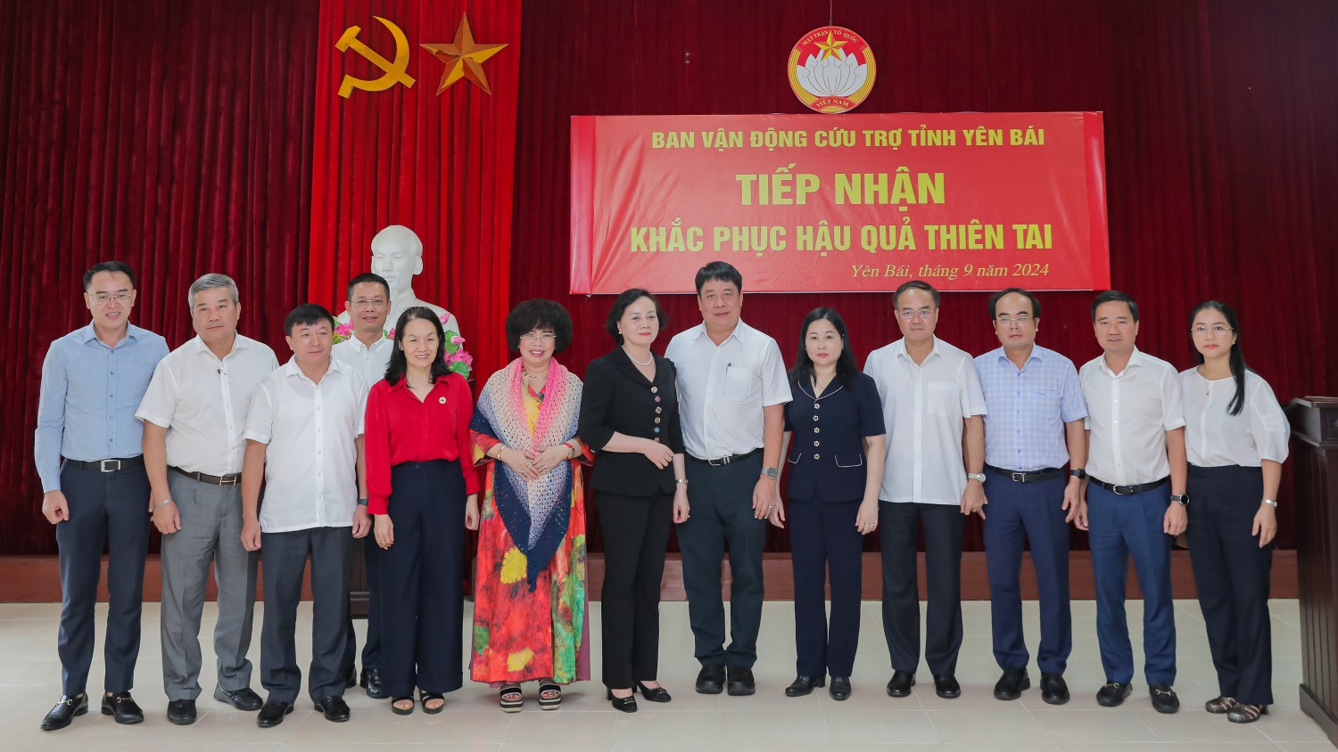 Petrovietnam thăm, động viên và trao hỗ trợ cho người dân chịu thiệt hại do thiên tai tại tỉnh Yên Bái Petrovietnam thăm, động viên và trao hỗ trợ cho các hộ dân chịu thiệt hại do thiên tai tại tỉnh Yên Bái