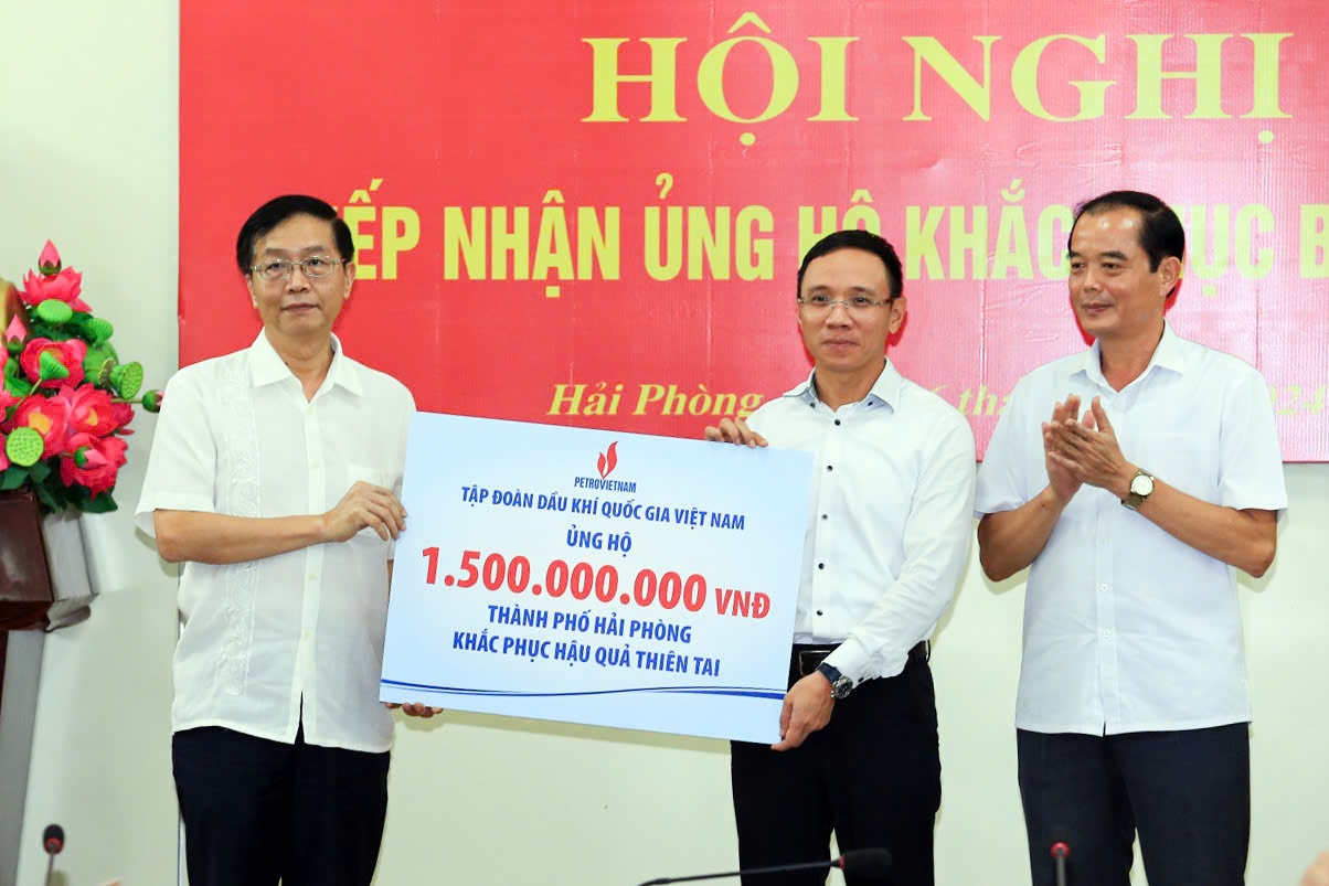 Petrovietnam hỗ trợ khắc phục hậu quả bão số 3 tại Hải Phòng Petrovietnam hỗ trợ khắc phục hậu quả bão số 3 tại Hải Phòng