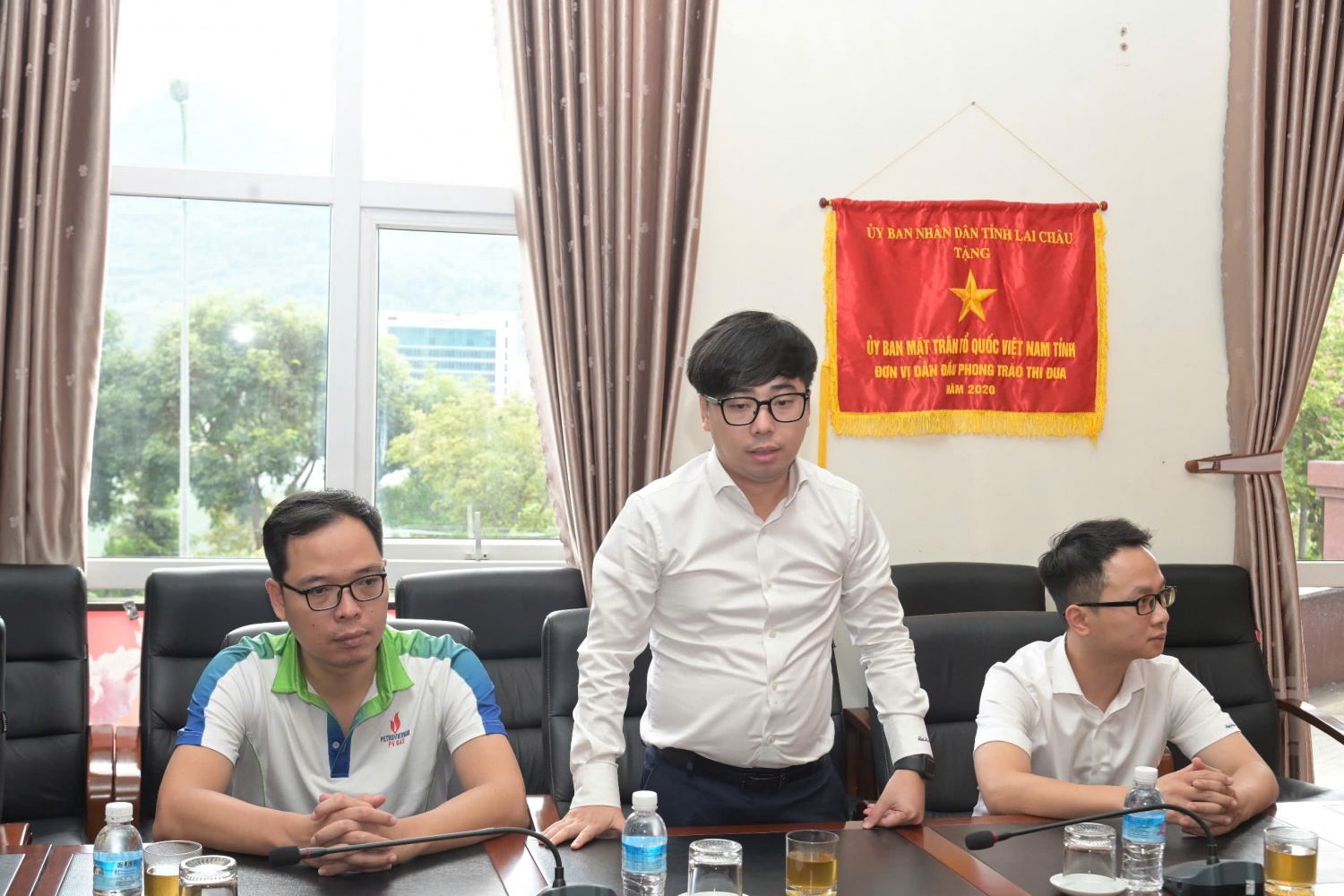 Petrovietnam hỗ trợ nhân dân tỉnh Lai Châu khắc phục thiệt hại bão số 3 (Yagi) Petrovietnam hỗ trợ nhân dân tỉnh Lai Châu khắc phục thiệt hại bão số 3 (Yagi)