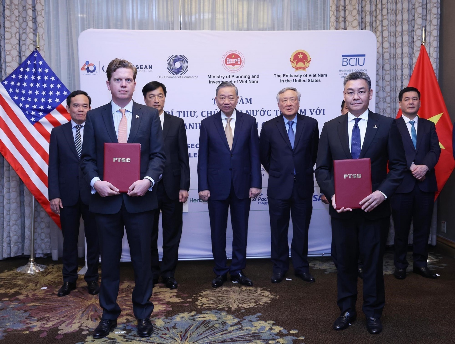 Tổng Bí thư, Chủ tịch nước Tô Lâm chứng kiến lễ trao thoả thuận hợp tác giữa PTSC và Công ty Excelerate Energy Tổng Bí thư, Chủ tịch nước Tô Lâm chứng kiến lễ trao thoả thuận hợp tác giữa PTSC và Công ty Excelerate Energy