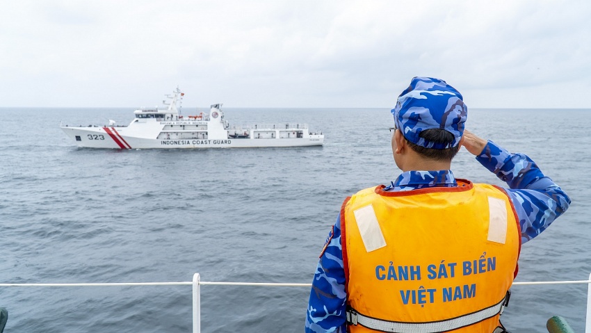 Cảnh sát biển Việt Nam – Indonesia luyện tập chung trên biển Cảnh sát biển Việt Nam – Indonesia luyện tập chung trên biển