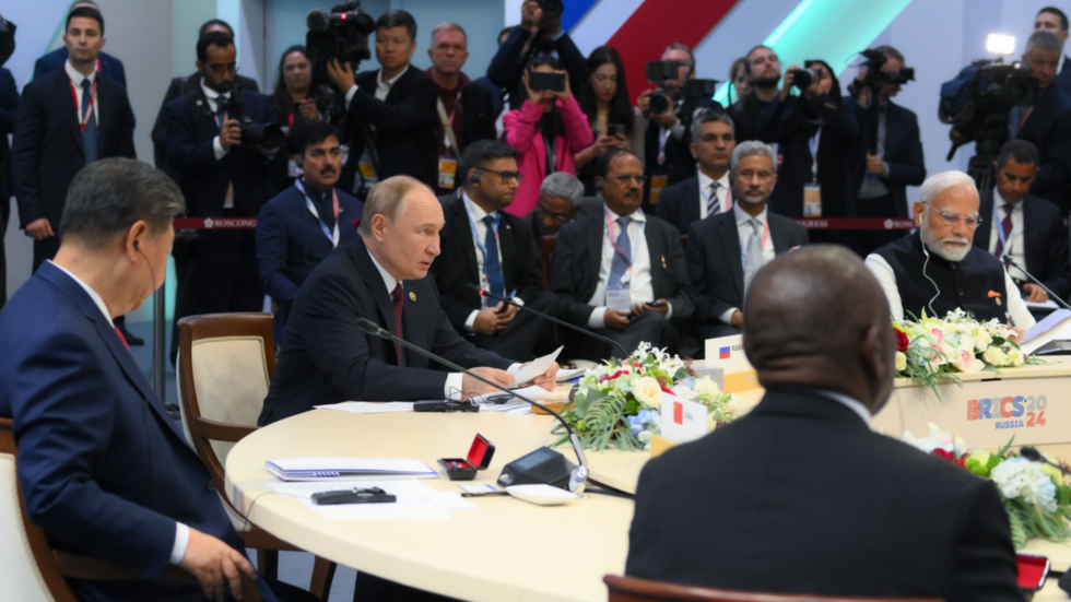Thủ tướng Phạm Minh Chính tới Kazan, bắt đầu chuyến công tác tham dự Hội nghị BRICS mở rộng