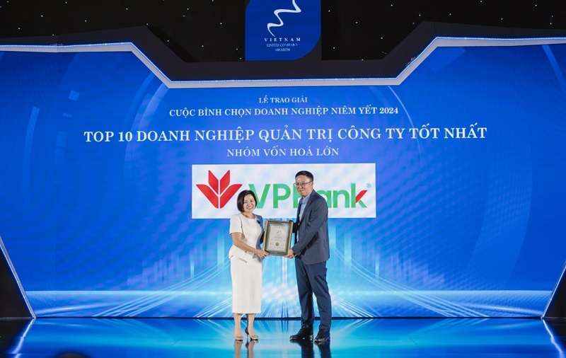 VPBank lọt Top 10 Doanh nghiệp vốn hóa lớn có Quản trị công ty tốt nhất năm 2024 VPBank lọt Top 10 Doanh nghiệp vốn hóa lớn có Quản trị công ty tốt nhất năm 2024