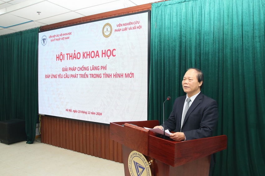 GS.TS. Phan Trung Lý phát biểu đề dẫn