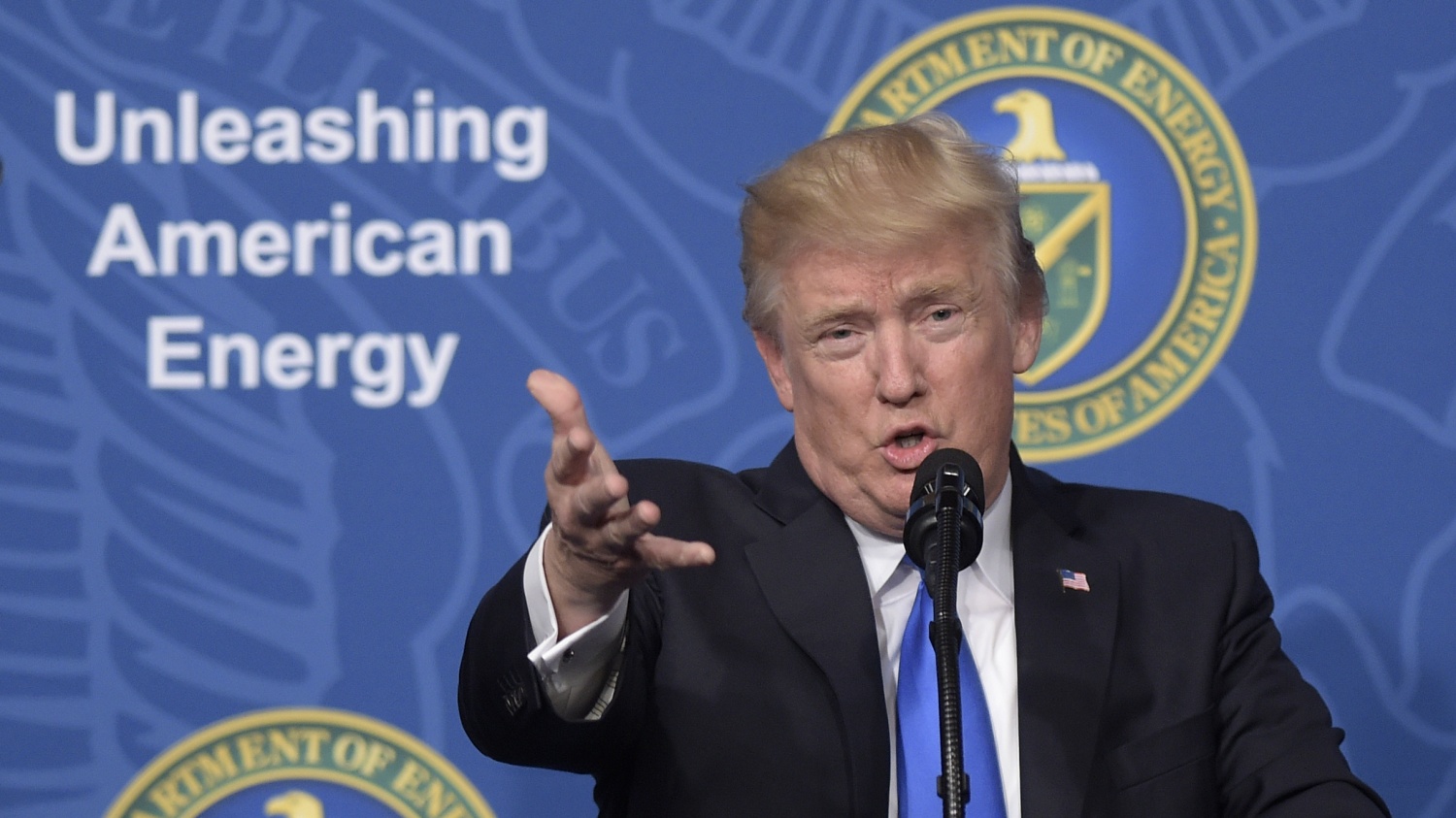 Ông Trump bắt đầu định hình lại chính sách năng lượng Mỹ như thế nào?