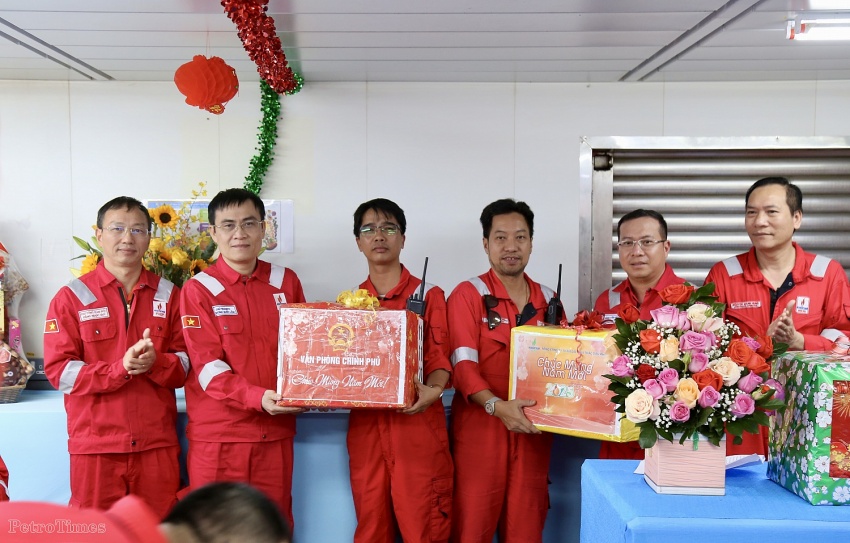 Lãnh đạo PVEP kiểm tra tình hình, động viên CBCNV tại mỏ Đại Hùng và cụm mỏ Sư tử