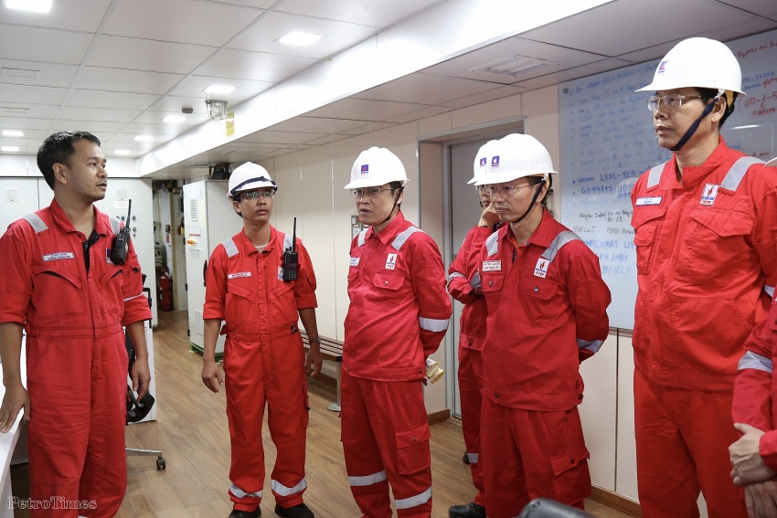 Lãnh đạo PVEP kiểm tra tình hình, động viên CBCNV tại mỏ Đại Hùng và cụm mỏ Sư tử